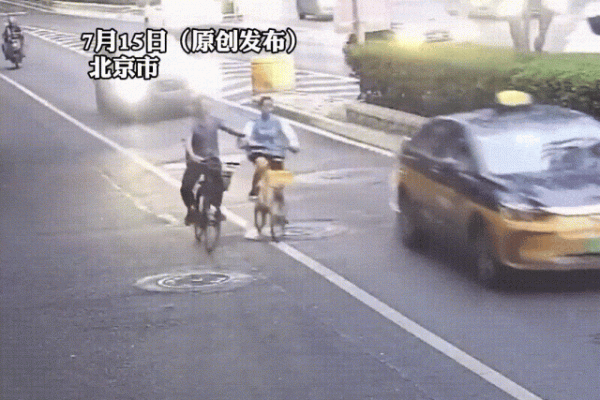 配资炒股开户技巧 14岁女孩被男子疯狂别车狂追一公里，警方：拘留14天